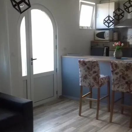 Nikol Apartment *